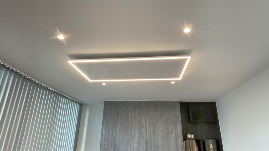 Infrarood plafond verwarming met LED verlichting